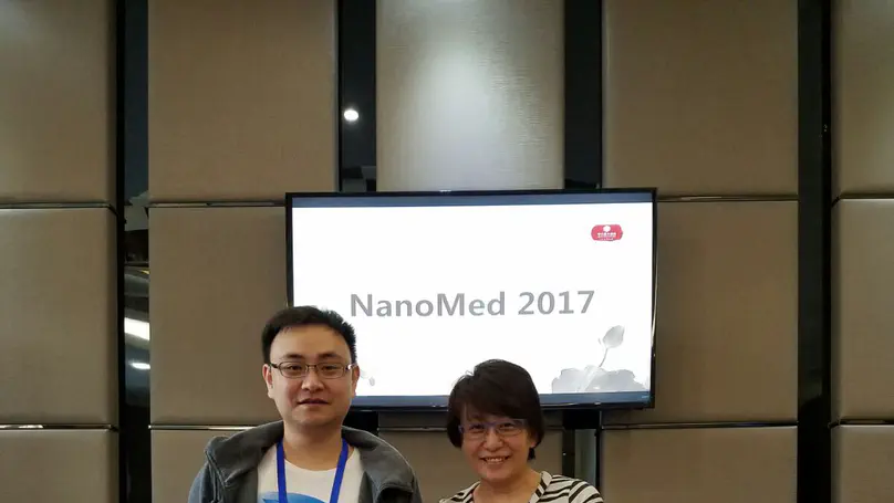 Huang Nan Wins the Best Poster Award at NanoMed 2017